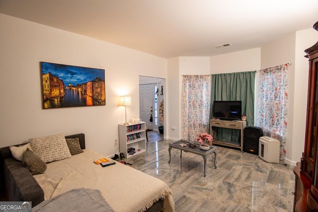 1582 Ewing Farm Drive, Loganville, GA 30052