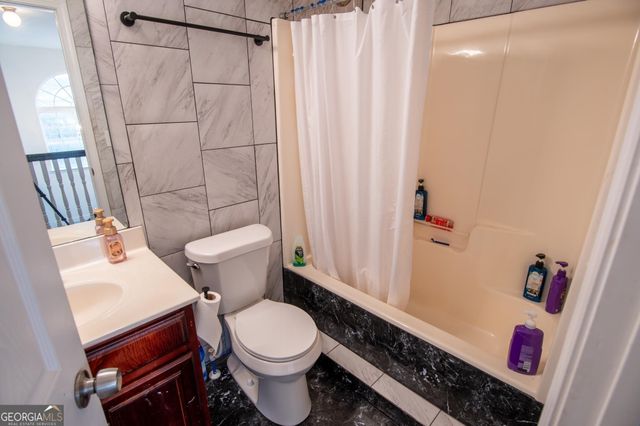 1582 Ewing Farm Drive, Loganville, GA 30052