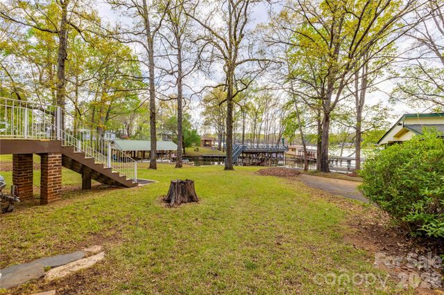 646 Springwood Drive, Mount Gilead, NC 27306
