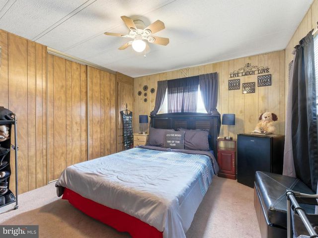 1 FOREST DR, East Windsor, NJ 08520