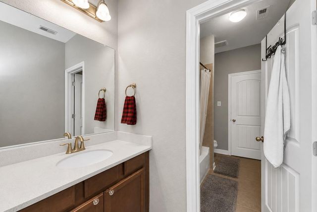 9663 Rockport Hills Drive, Cypress, TX 77433