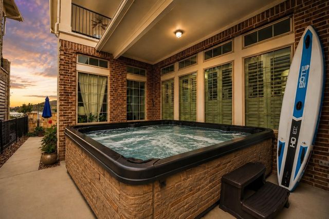 9663 Rockport Hills Drive, Cypress, TX 77433