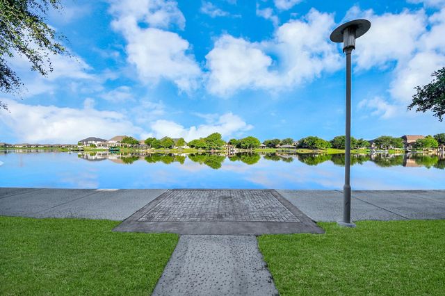 9663 Rockport Hills Drive, Cypress, TX 77433