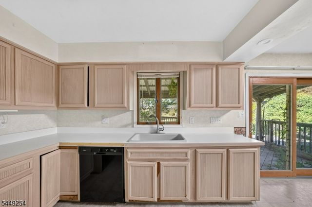 20 Gates Rd, Franklin Twp., NJ 08873
