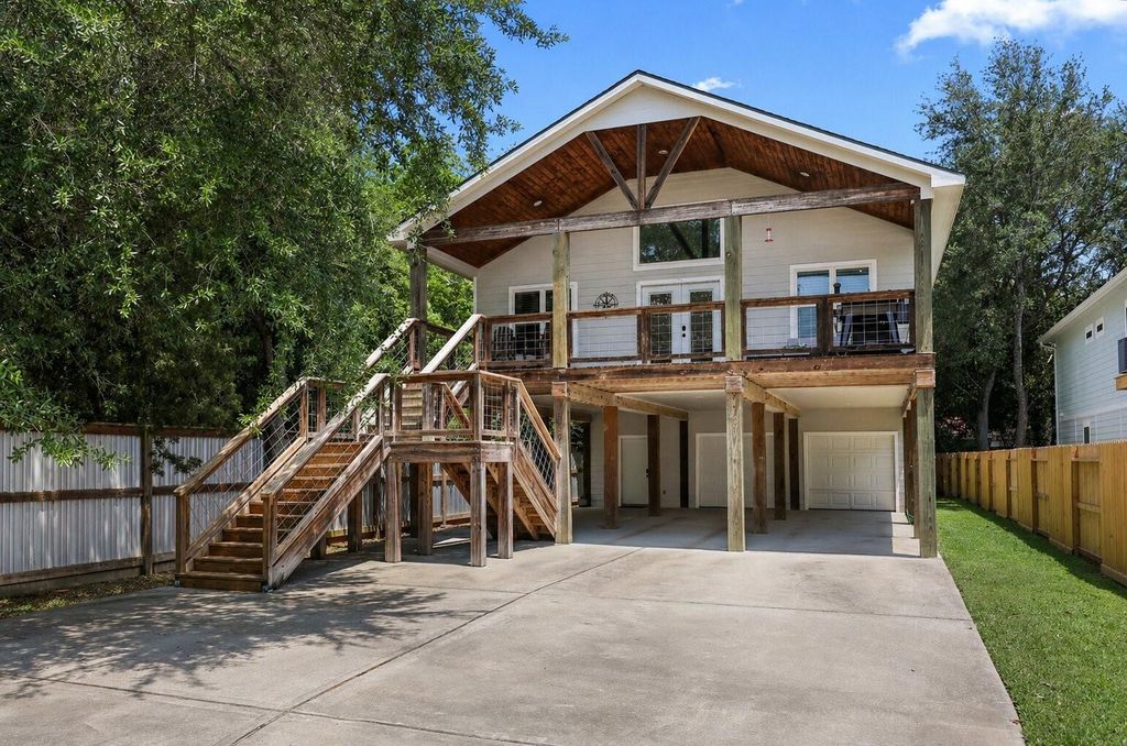 3605 Pecan Drive, Bacliff, TX 77518