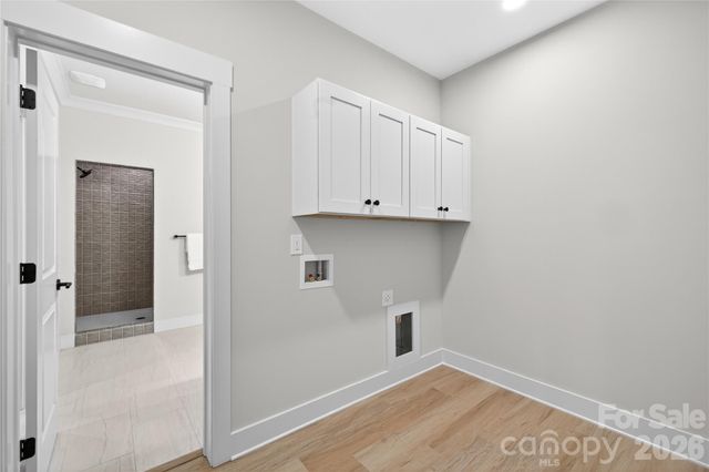 3883 12th Street NE, Hickory, NC 28601