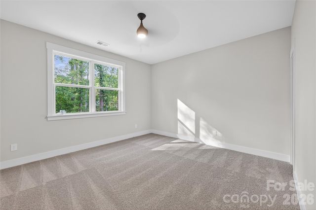 3883 12th Street NE, Hickory, NC 28601