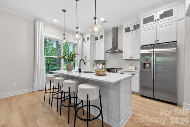 3883 12th Street NE, Hickory, NC 28601