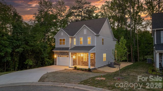 3883 12th Street NE, Hickory, NC 28601