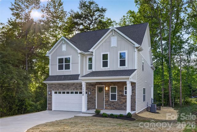 3883 12th Street NE, Hickory, NC 28601