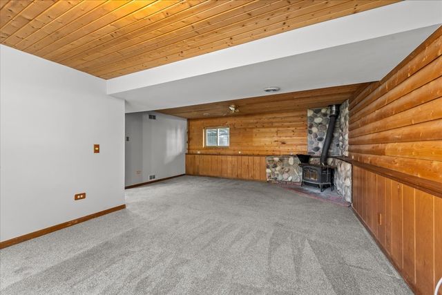 711 Quassey Avenue, Lake Bluff, IL 60044