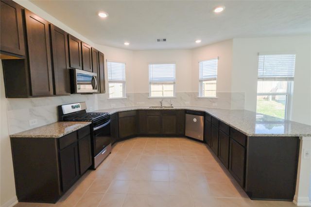 9422 Castillo Court, Magnolia, TX 77354