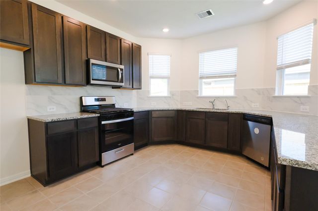 9422 Castillo Court, Magnolia, TX 77354