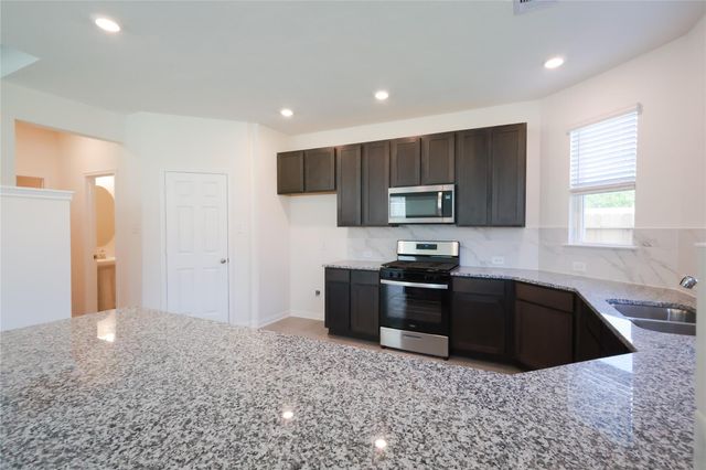 9422 Castillo Court, Magnolia, TX 77354