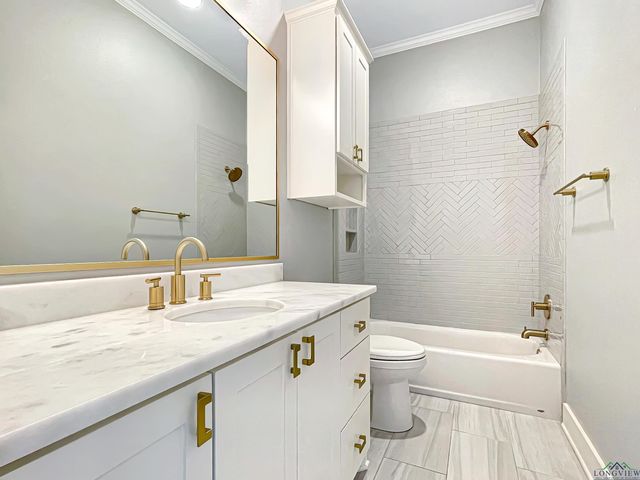 7323 Lake Pointe Cv, Tyler, TX 75703