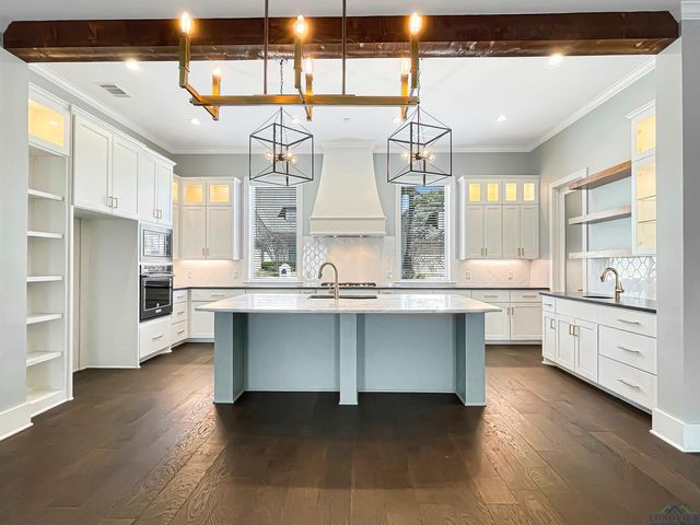 7323 Lake Pointe Cv, Tyler, TX 75703