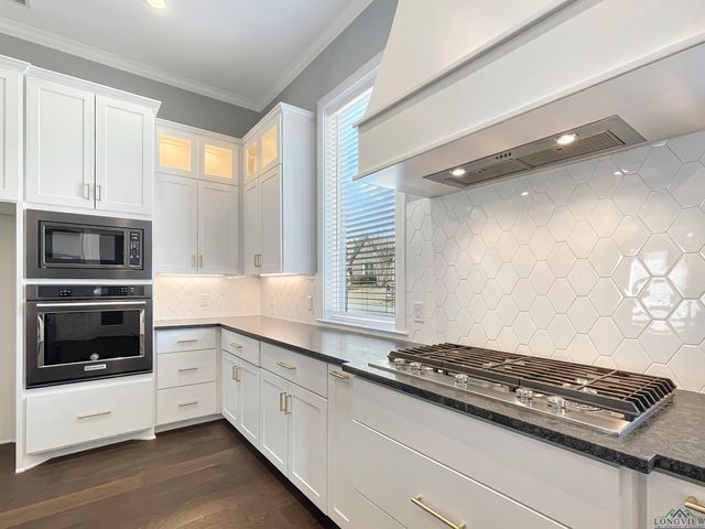 7323 Lake Pointe Cv, Tyler, TX 75703