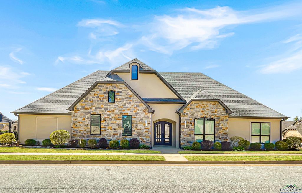 7323 Lake Pointe Cv, Tyler, TX 75703