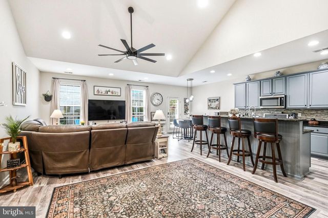 323 BITTLEWOOD AVE, Berlin, NJ 08009