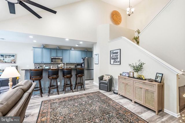 323 BITTLEWOOD AVE, Berlin, NJ 08009