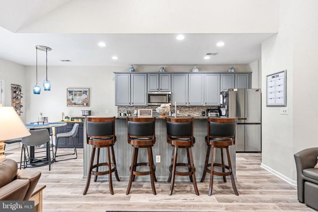 323 BITTLEWOOD AVE, Berlin, NJ 08009