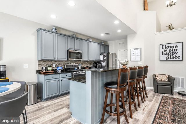 323 BITTLEWOOD AVE, Berlin, NJ 08009