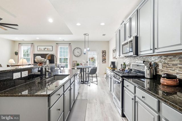 323 BITTLEWOOD AVE, Berlin, NJ 08009