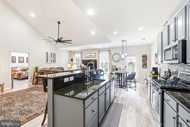 323 BITTLEWOOD AVE, Berlin, NJ 08009