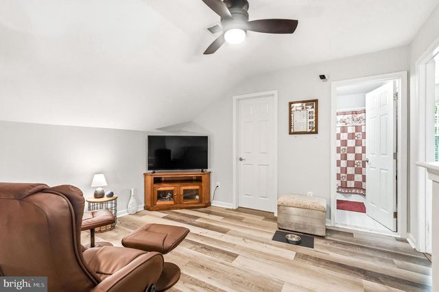 323 BITTLEWOOD AVE, Berlin, NJ 08009