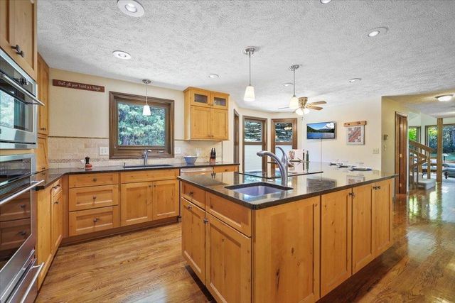 8011 S Pineview Ln, Spokane, WA 99206