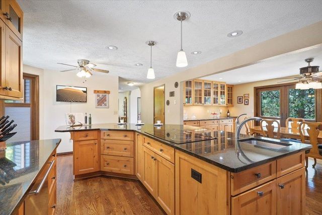 8011 S Pineview Ln, Spokane, WA 99206