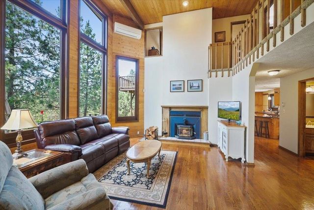 8011 S Pineview Ln, Spokane, WA 99206