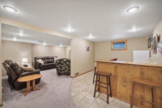 8011 S Pineview Ln, Spokane, WA 99206