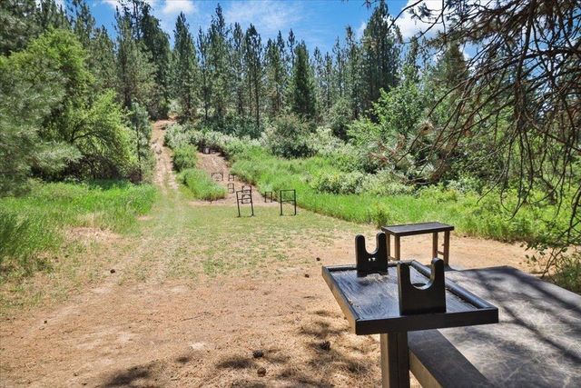 8011 S Pineview Ln, Spokane, WA 99206