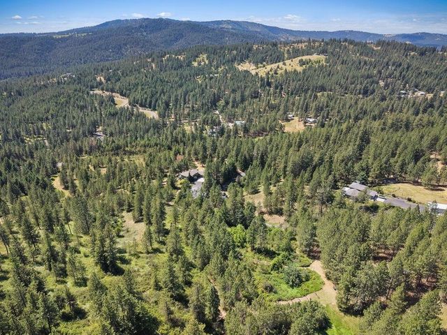 8011 S Pineview Ln, Spokane, WA 99206
