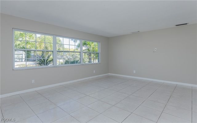 826 Monticello CT, Cape Coral, FL 33904