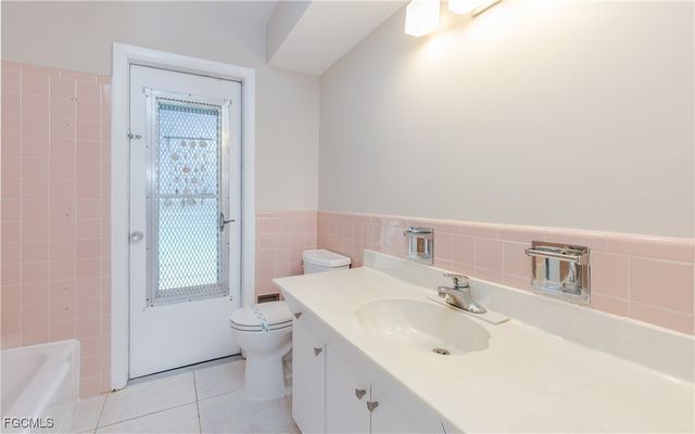 826 Monticello CT, Cape Coral, FL 33904