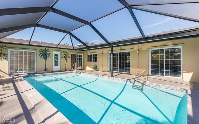 826 Monticello CT, Cape Coral, FL 33904