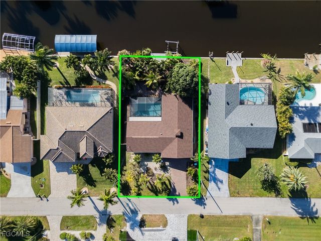 826 Monticello CT, Cape Coral, FL 33904