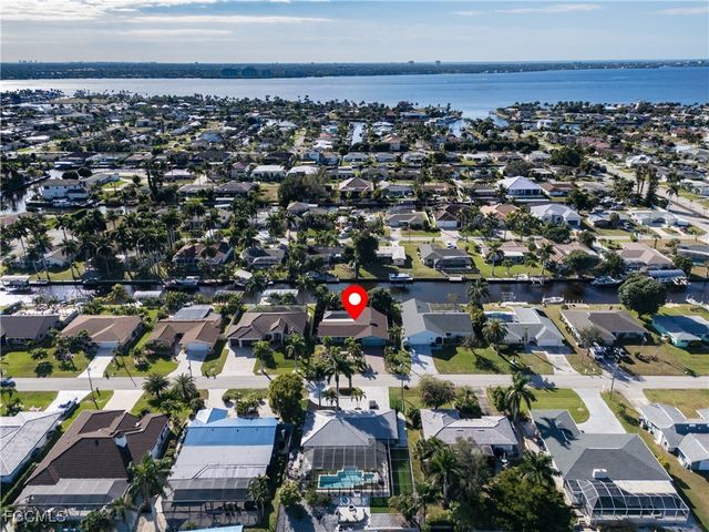 826 Monticello CT, Cape Coral, FL 33904