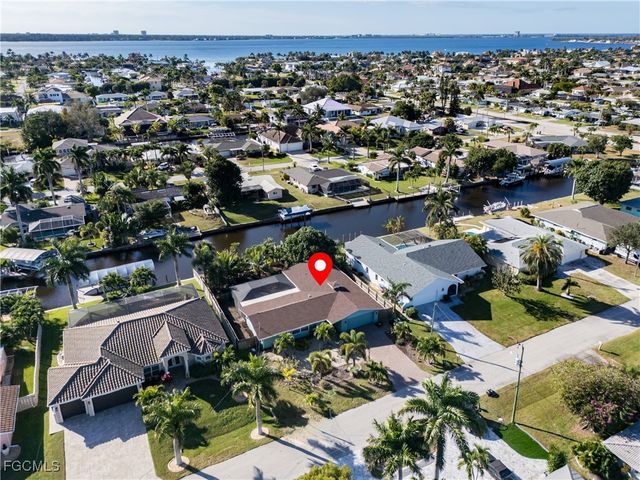 826 Monticello CT, Cape Coral, FL 33904