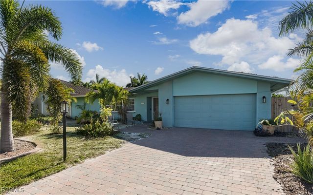 826 Monticello CT, Cape Coral, FL 33904