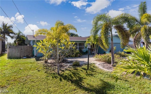 826 Monticello CT, Cape Coral, FL 33904