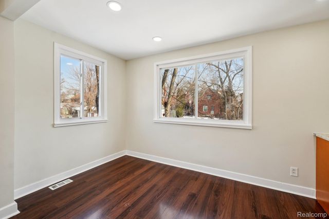 18238 Santa Rosa Drive, Detroit, MI 48221