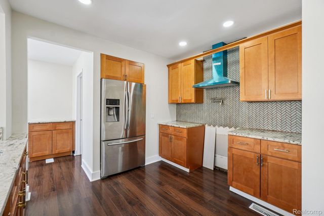 18238 Santa Rosa Drive, Detroit, MI 48221