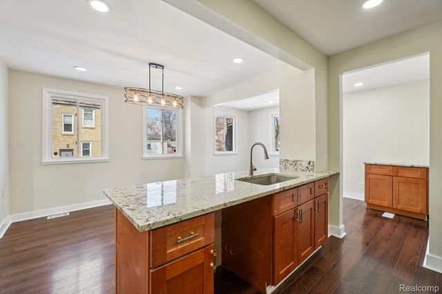 18238 Santa Rosa Drive, Detroit, MI 48221