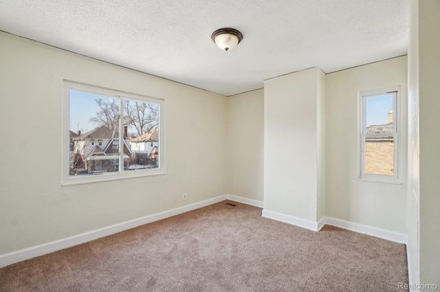 18238 Santa Rosa Drive, Detroit, MI 48221