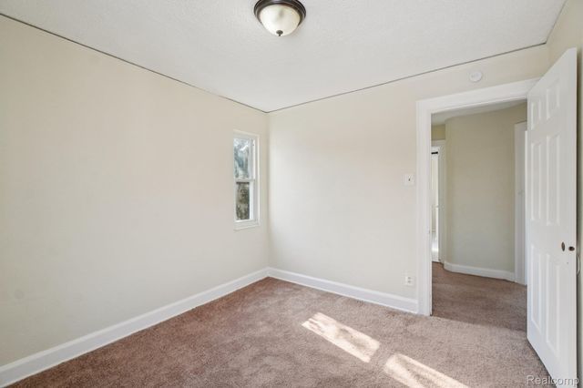 18238 Santa Rosa Drive, Detroit, MI 48221