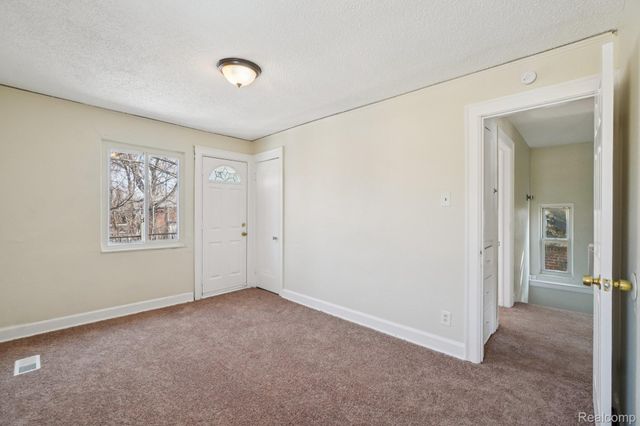 18238 Santa Rosa Drive, Detroit, MI 48221