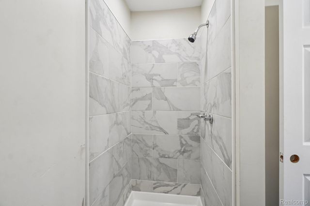 18238 Santa Rosa Drive, Detroit, MI 48221